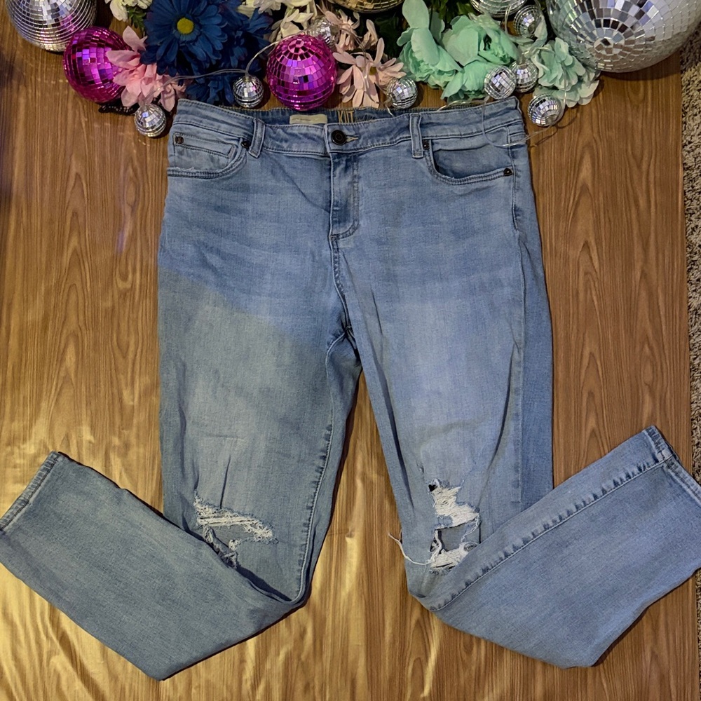 Kut from the Kloth Light Blue Straight Leg Jeans